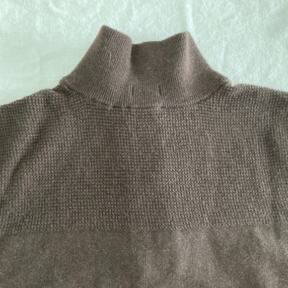 Hugo Boss 1/2 zip sweater - Picture 3 of 6